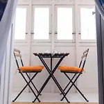 Square Townhouse, Rooftop & 3 Bathrooms *