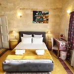 Square Townhouse, Rooftop & 3 Bathrooms