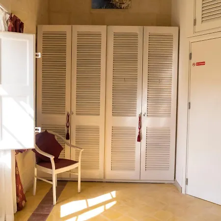 Case de vacanță Square Townhouse, Rooftop & 3 Bathrooms *