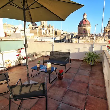 Case de vacanță Square Townhouse, Rooftop & 3 Bathrooms Birgu