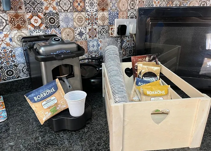 Square Townhouse, Rooftop & 3 Bathrooms