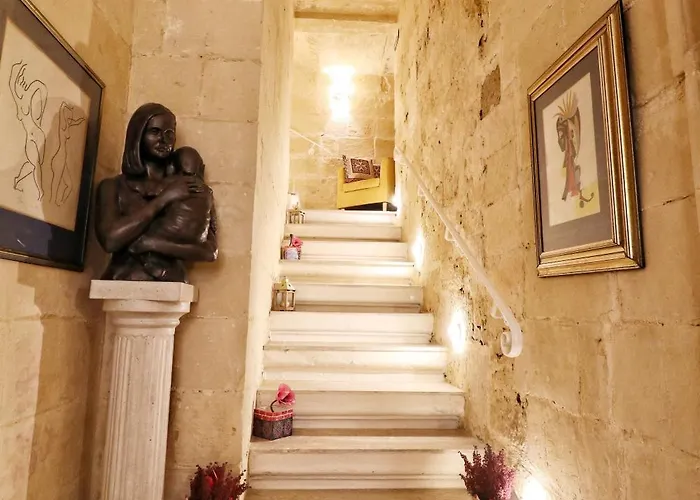 Square Townhouse, Rooftop & 3 Bathrooms Hébergement de vacances Il-Birgu