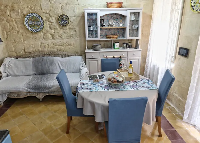 Square Townhouse, Rooftop & 3 Bathrooms Hébergement de vacances *