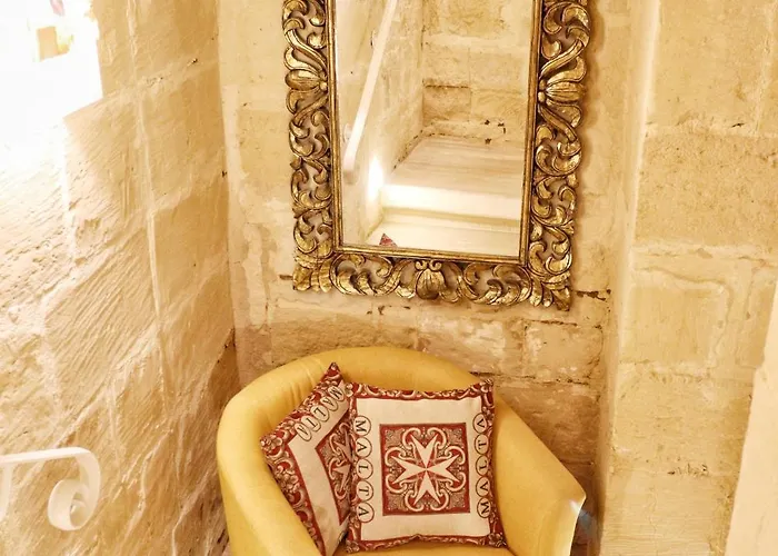 Square Townhouse, Rooftop & 3 Bathrooms Hébergement de vacances Il-Birgu