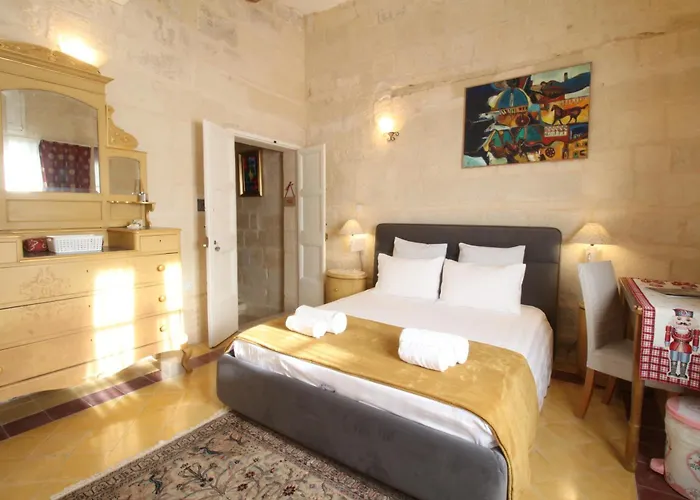 Hébergement de vacances Square Townhouse, Rooftop & 3 Bathrooms