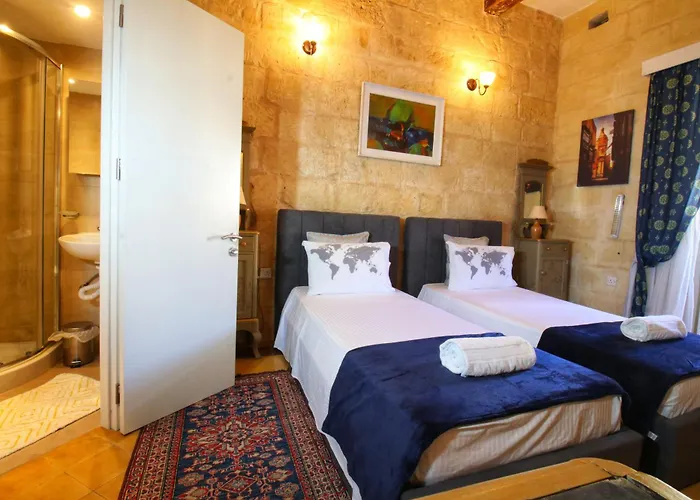 Square Townhouse, Rooftop & 3 Bathrooms Hébergement de vacances *