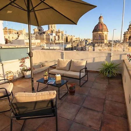 בית נופש Square Townhouse, Rooftop & 3 Bathrooms