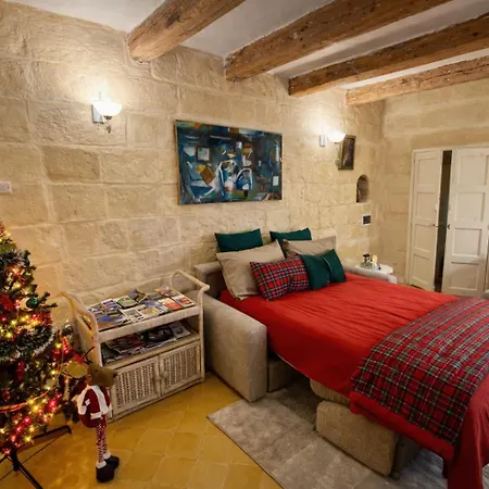 Holiday home Square Townhouse, Rooftop & 3 Bathrooms *