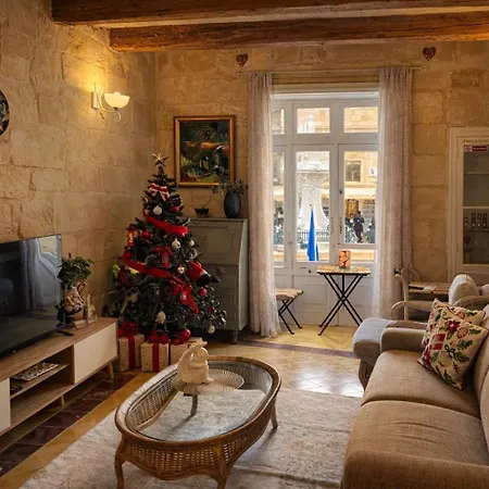 Holiday home Square Townhouse, Rooftop & 3 Bathrooms *