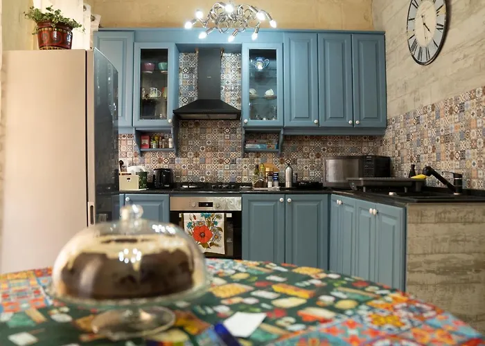 Square Townhouse, Rooftop & 3 Bathrooms * בירגו