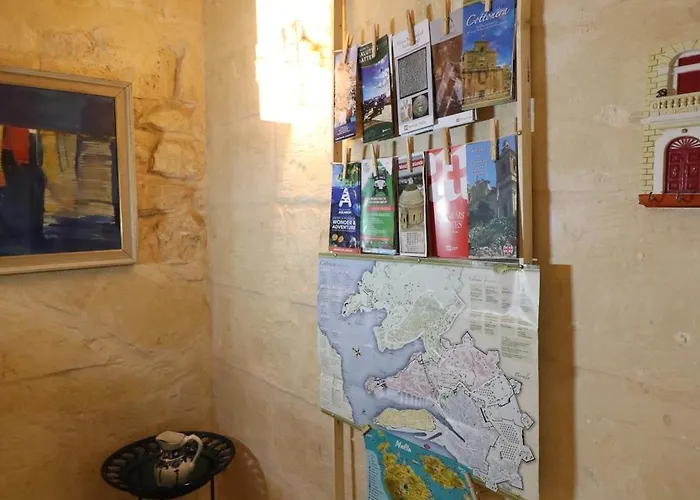 Square Townhouse, Rooftop & 3 Bathrooms * בירגו